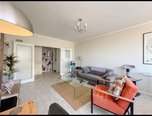 2 BEDROOM APARTMENT FOR SALE IN MOUILLE POINT